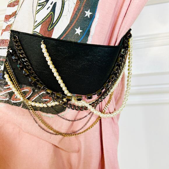 Tiger In The Rain Limited Edition Guns and Roses T-Shirt XS BNWOT - Picture 3 of 12